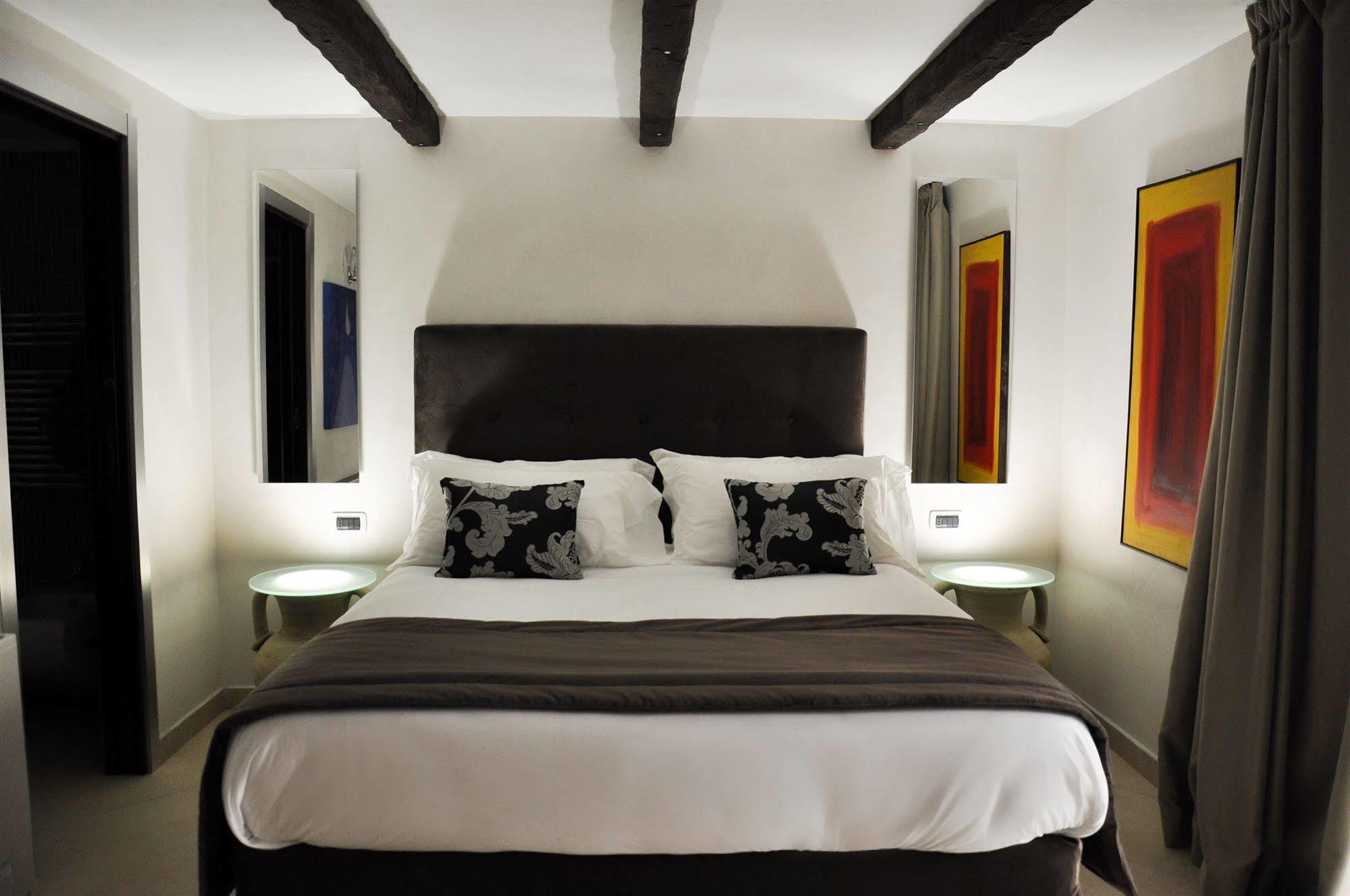 Bed and Breakfast The Royals Experience Nápoles Exterior foto