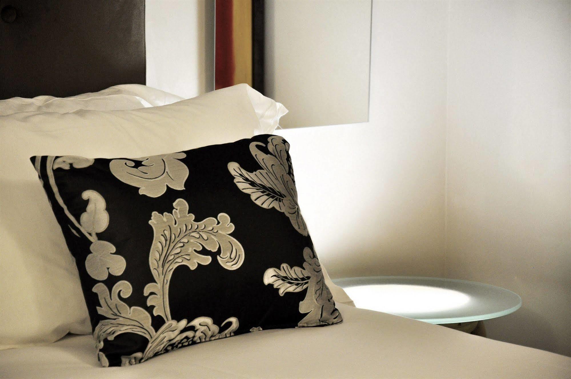 Bed and Breakfast The Royals Experience Nápoles Exterior foto